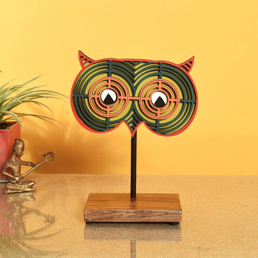 owl eye table decor