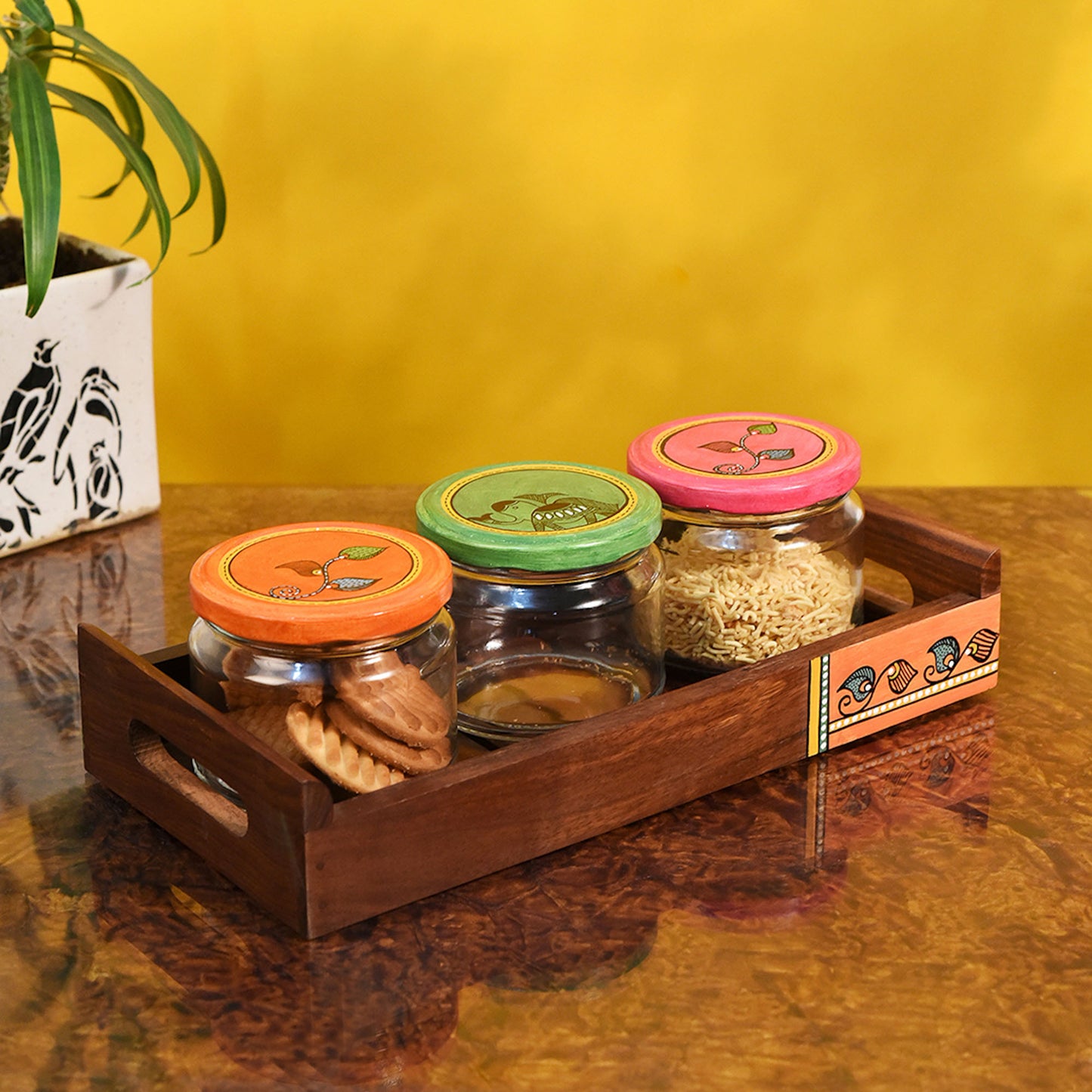 tray with jars 