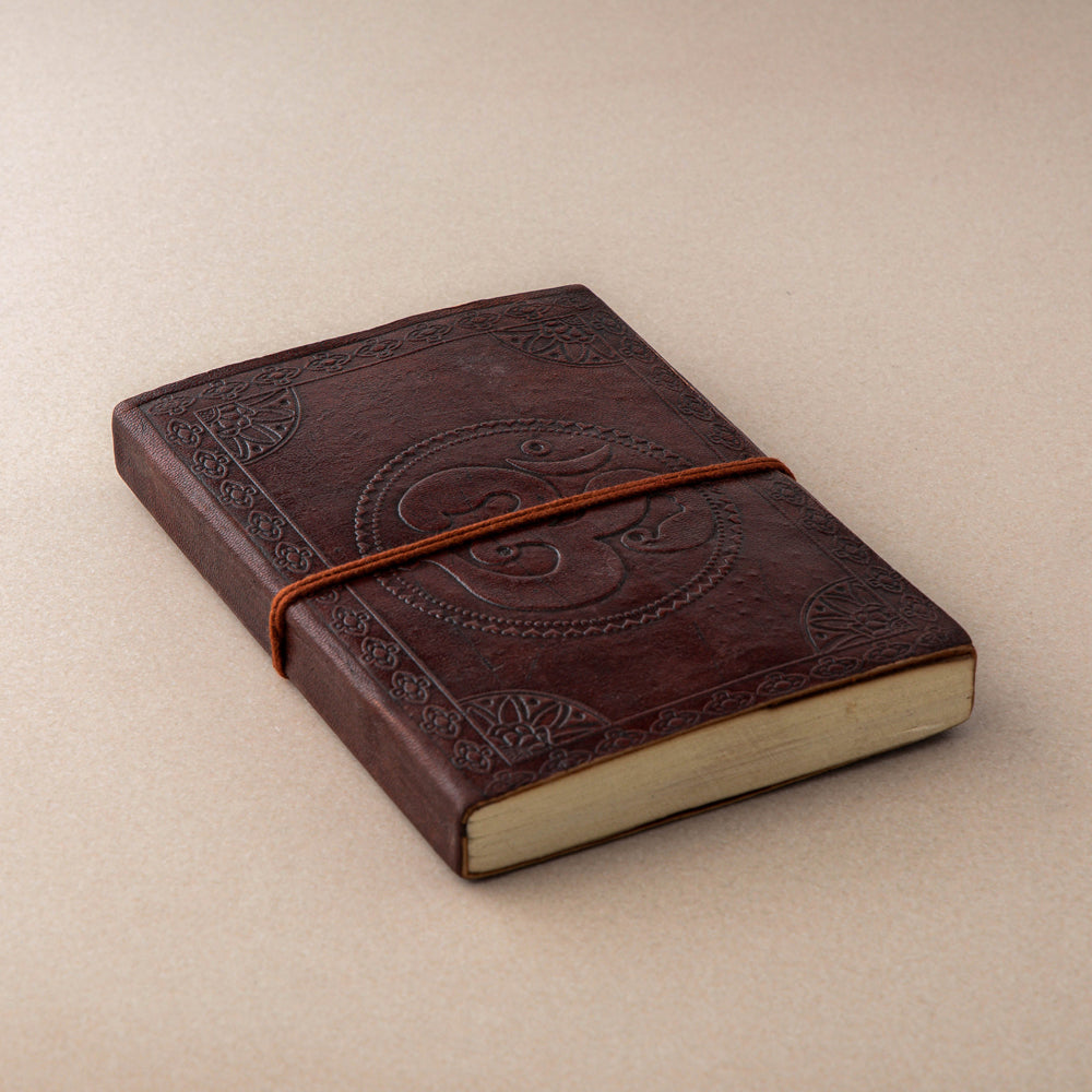 Leather Cover Handmade Paper Notebook (7 x 5 in)