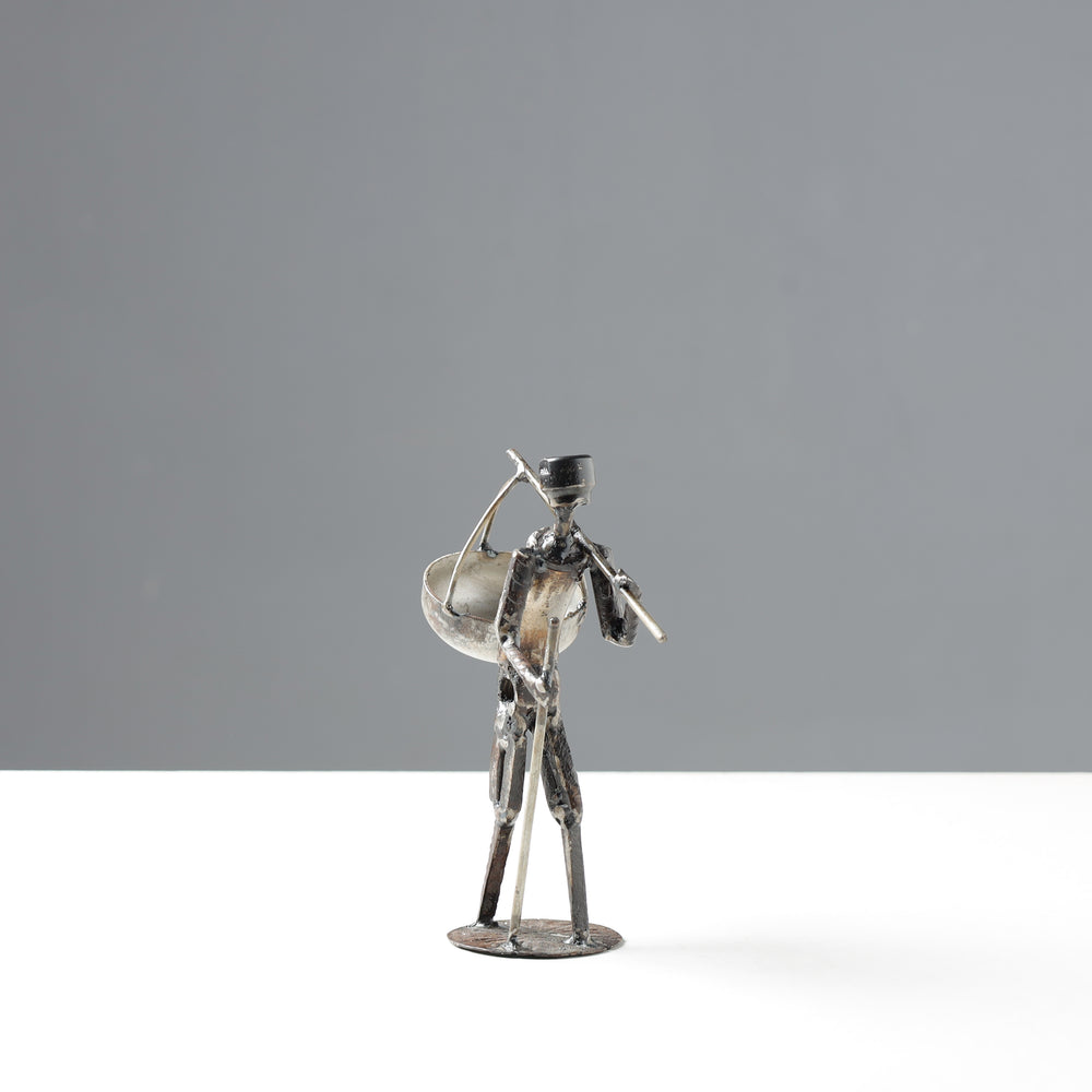 man metal sculpture