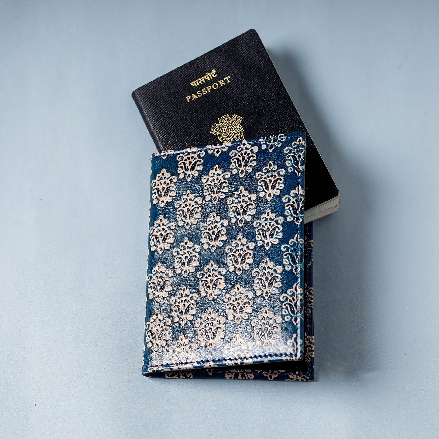 leather passport cover 