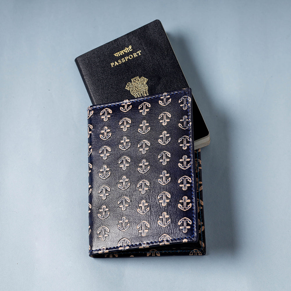 leather passport cover 