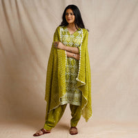 bandhani kurta set