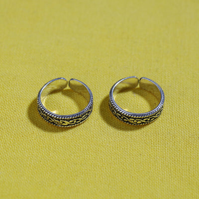 silver toe rings