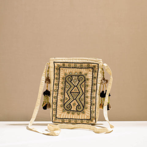 embroidery sling bag 