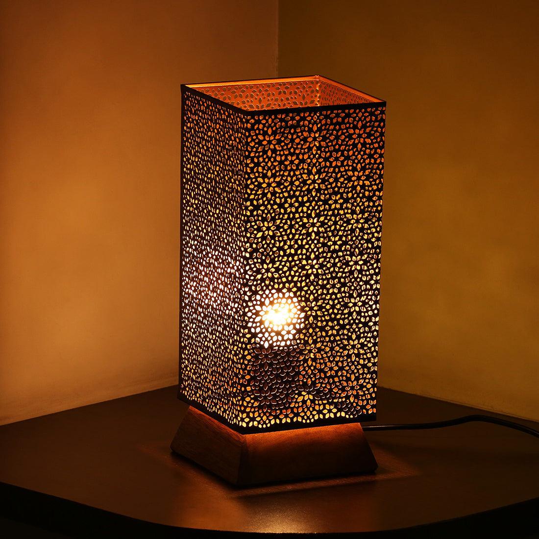 'Moroccan Shimmer' Hand Etched Iron & Mango Wood Table Lamp (12 Inch, Black)