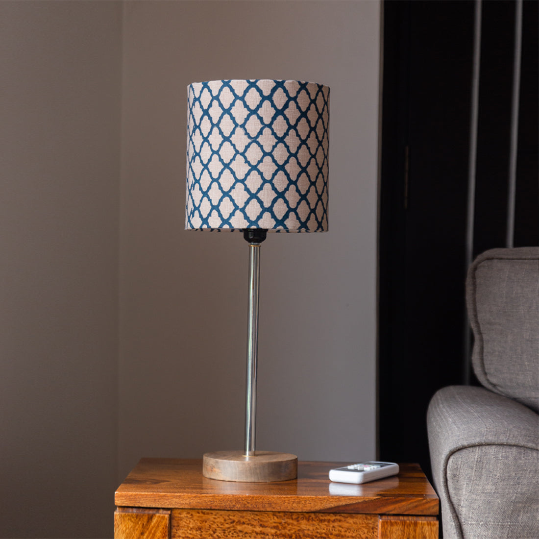 'Moroccan Navy' Handcrafted Table Lamp In Mango Wood & Steel (18 Inch)