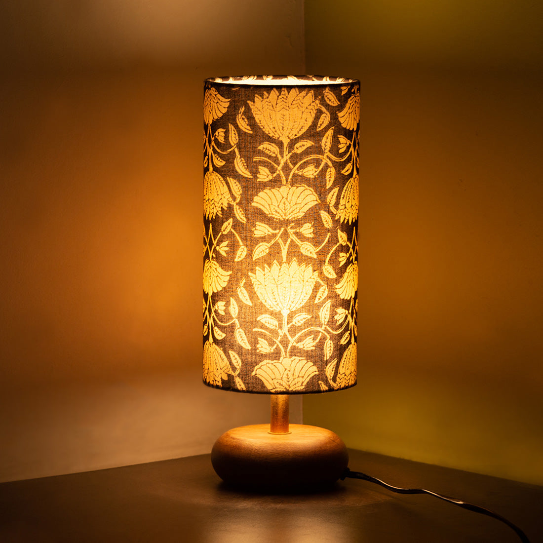 'Blooming Lotus' Cylindrical Table Lamp In Mango Wood (14 Inch)