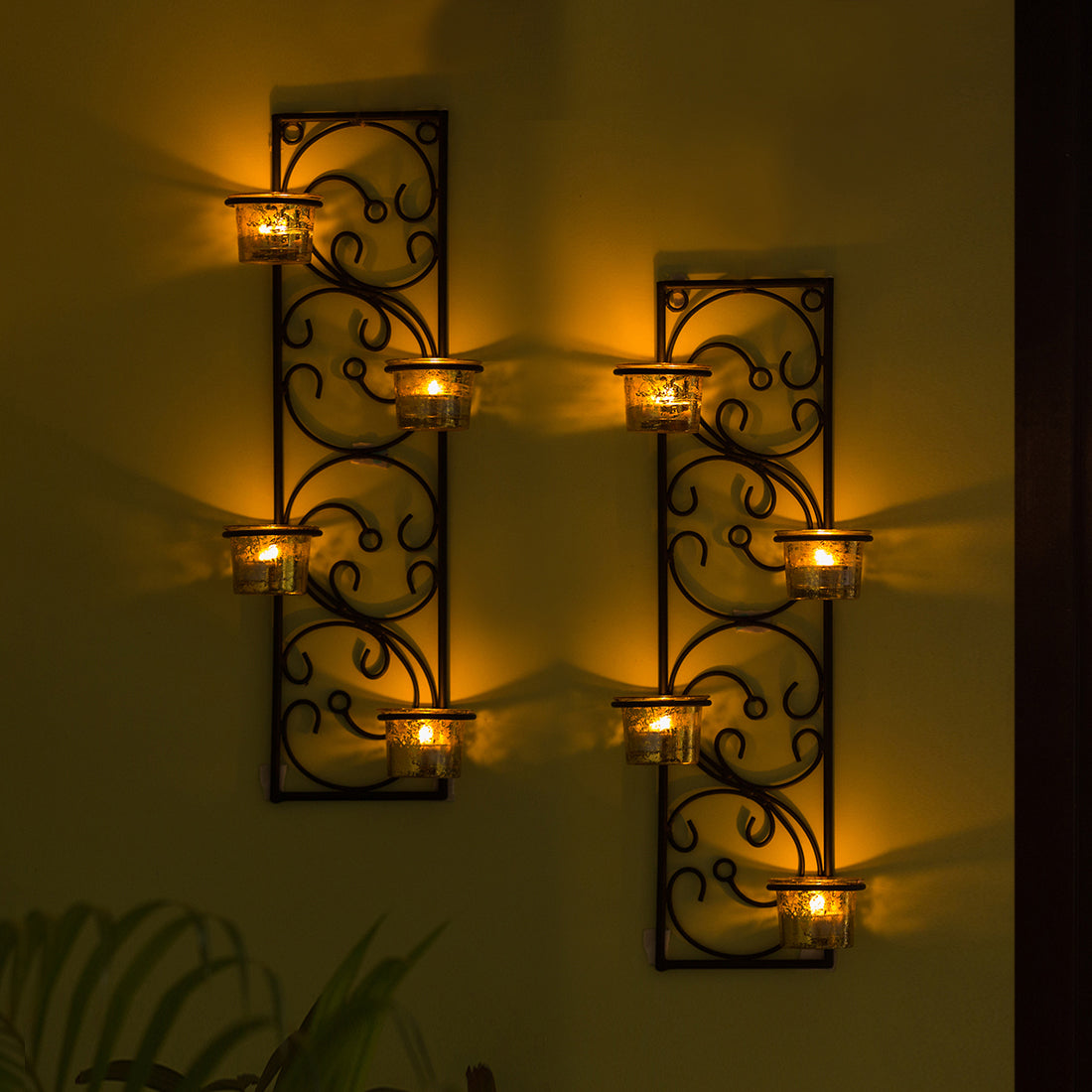 Glowing Vines' Handcrafted Wall Sconce Tea Light Holders In Iron with Glass Holders (Set of 2)