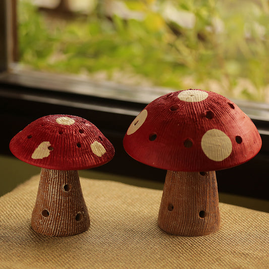 Handpainted Terracotta Garden Mushroom (Set of 2 - In Red)