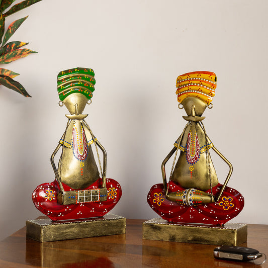 'Rajasthani Folk Artists' Handpainted Decorative Showpieces (11 Inch, Set of 2, Iron)
