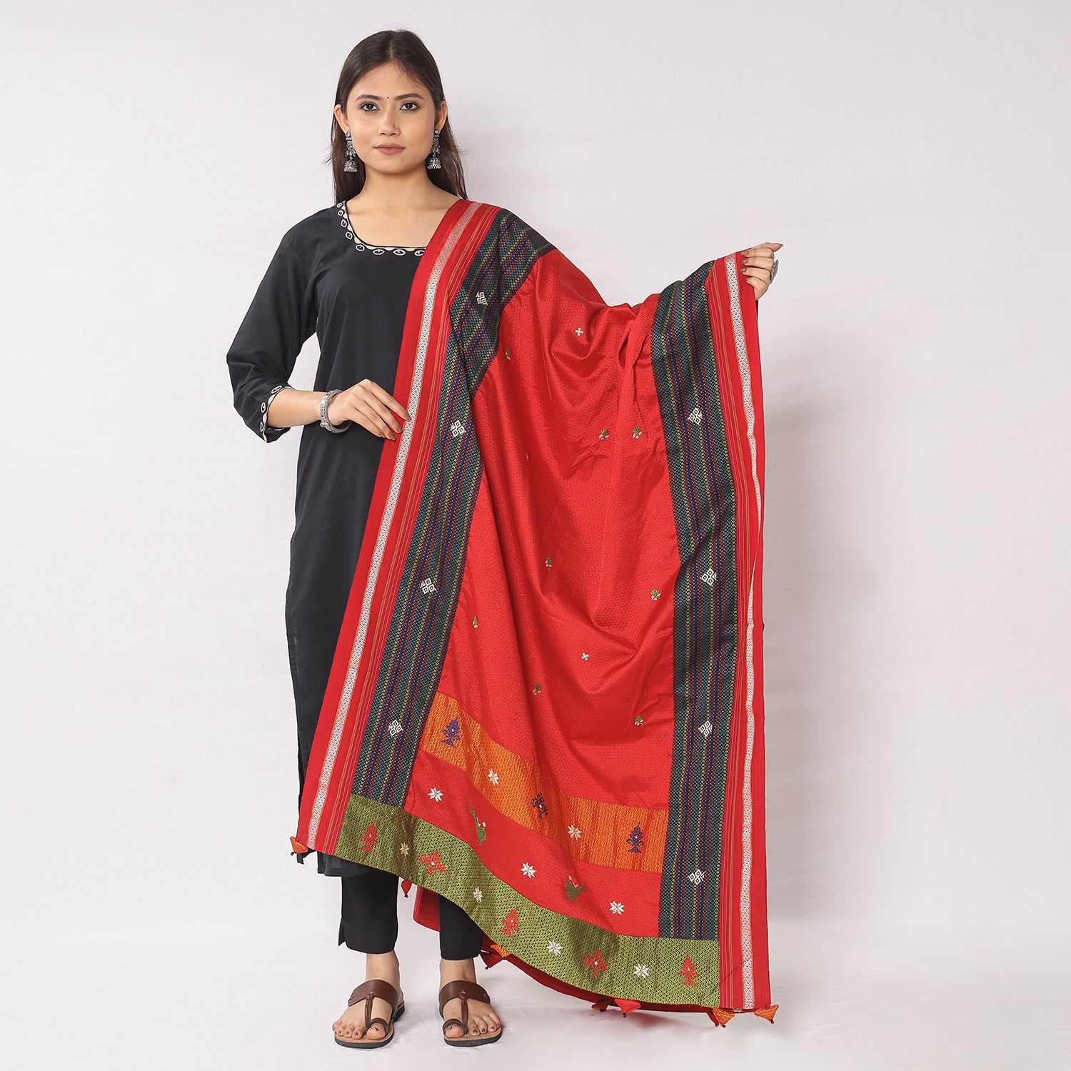 Party Wear Ladies Kasuti Embroidery Work Saree, With Blouse Piece, 6.3 m at  Rs 799 in Vijayapura