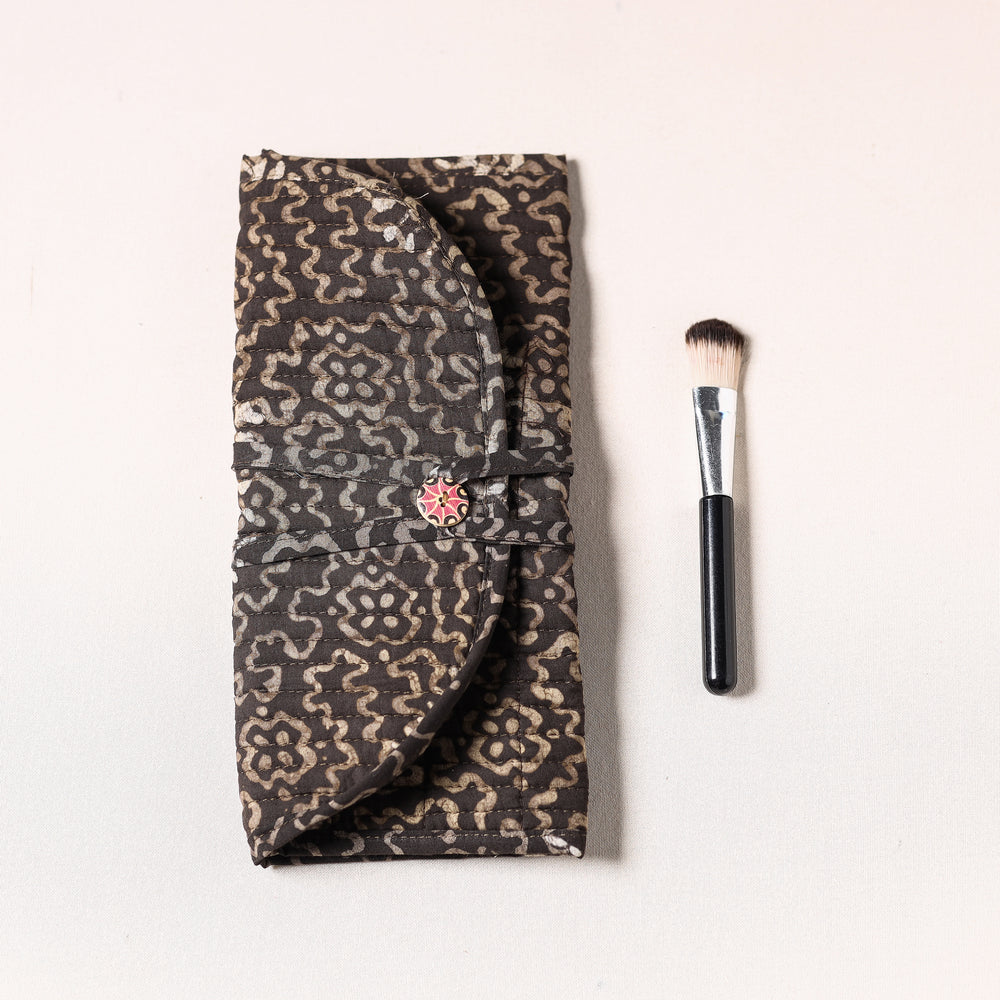 Brush Wrap Pouch