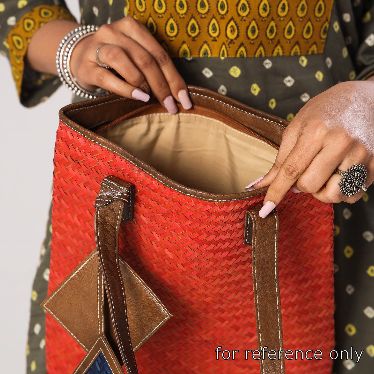 Black - Sitalpati शीतल पाटी Grass Handwoven Shoulder Bag with Leather Handle