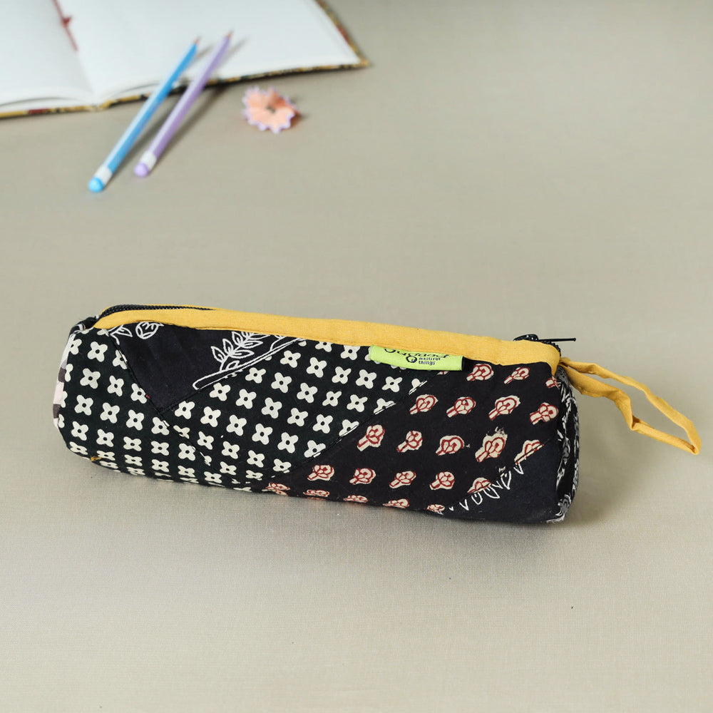 Pencil Case Black Japanese Wave Pen Holder Zipped Pouch Recycled Leather  Accessory Bag Stationery Holder Coin Purse Brush Holder Makeup Bag 