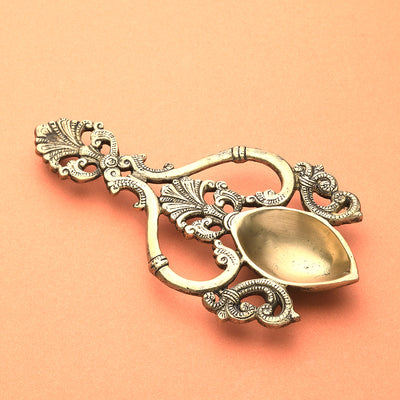 Brass Metal Handcrafted Aarti Diya Spoon (7.7 x 3.7 in)