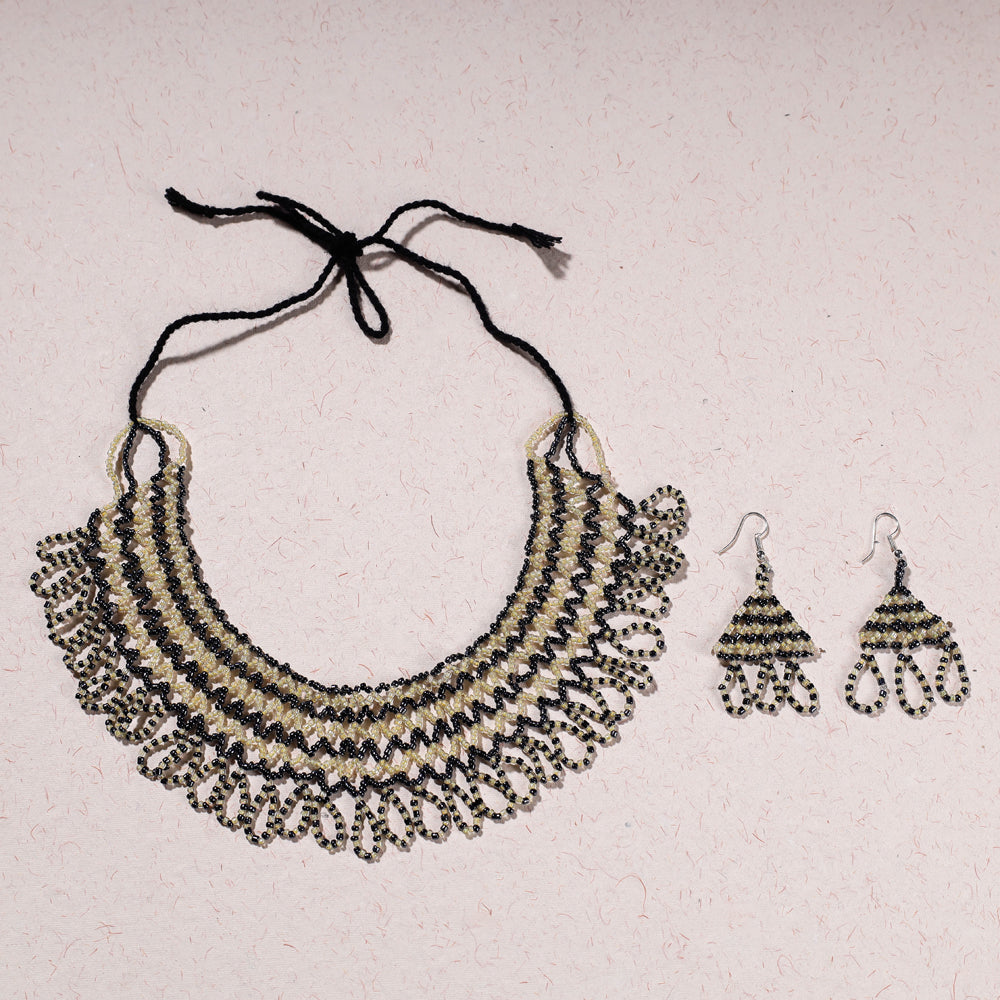 beadwork necklace set