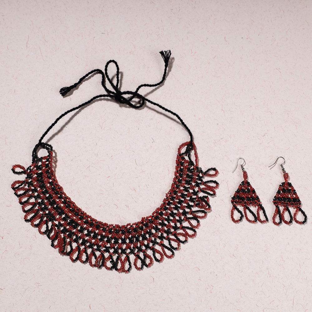 beadwork necklace set