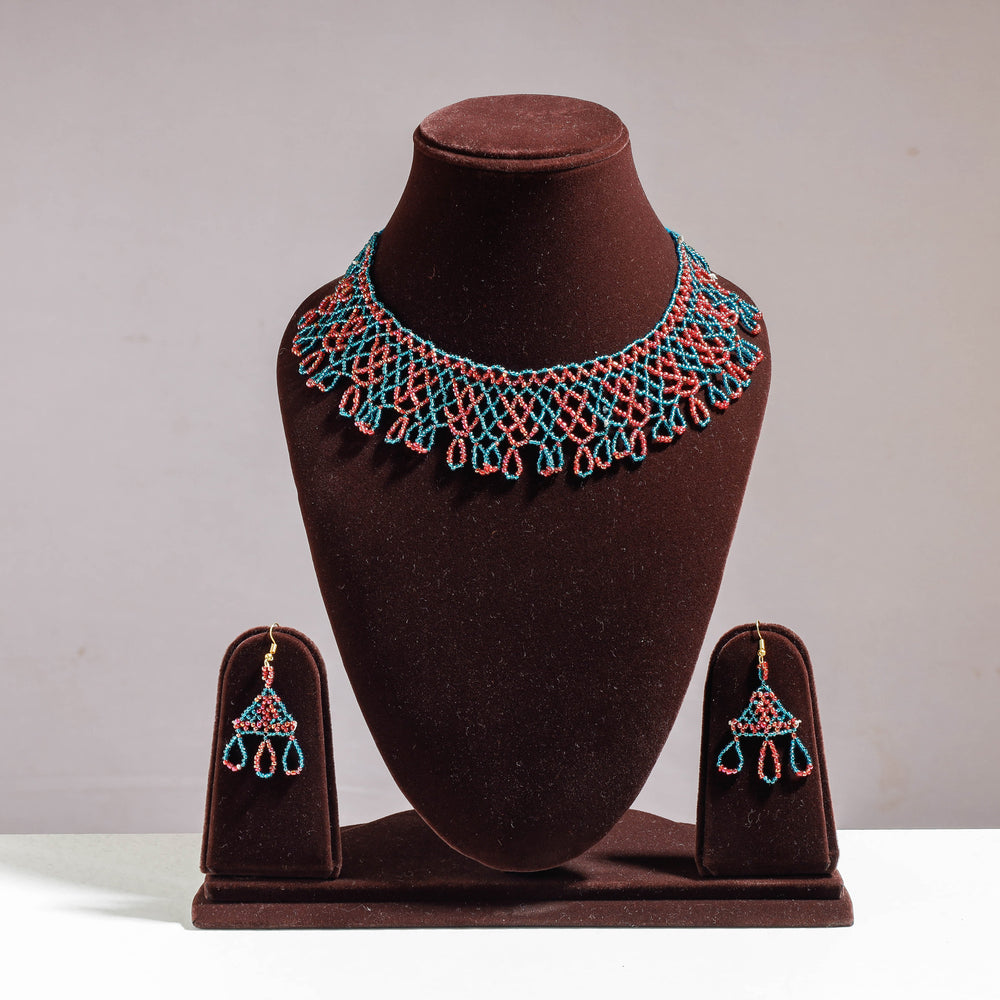 beadwork necklace set