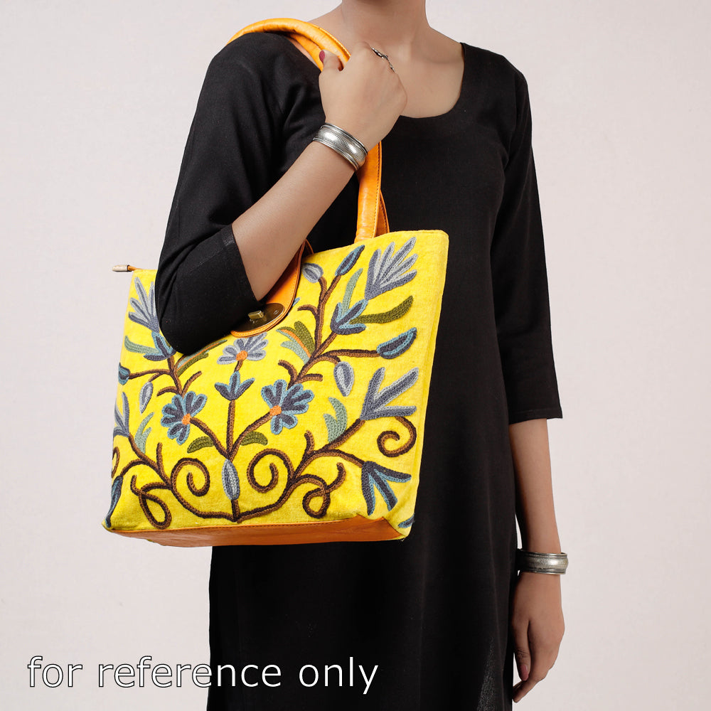 crewel embroidery shoulder bag