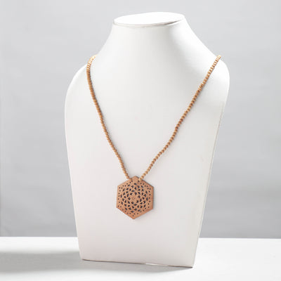 wooden pendant necklace