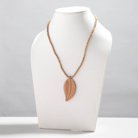 wooden pendant necklace