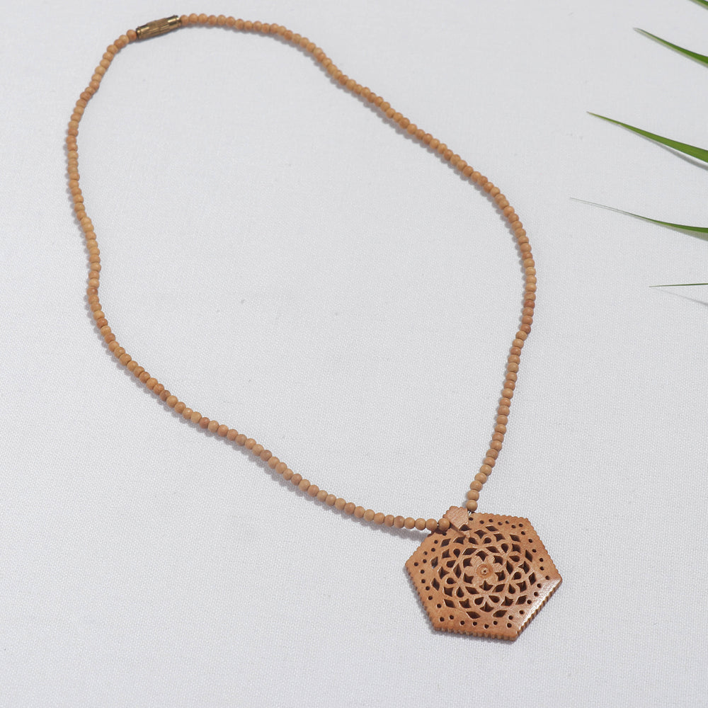 wooden pendant necklace