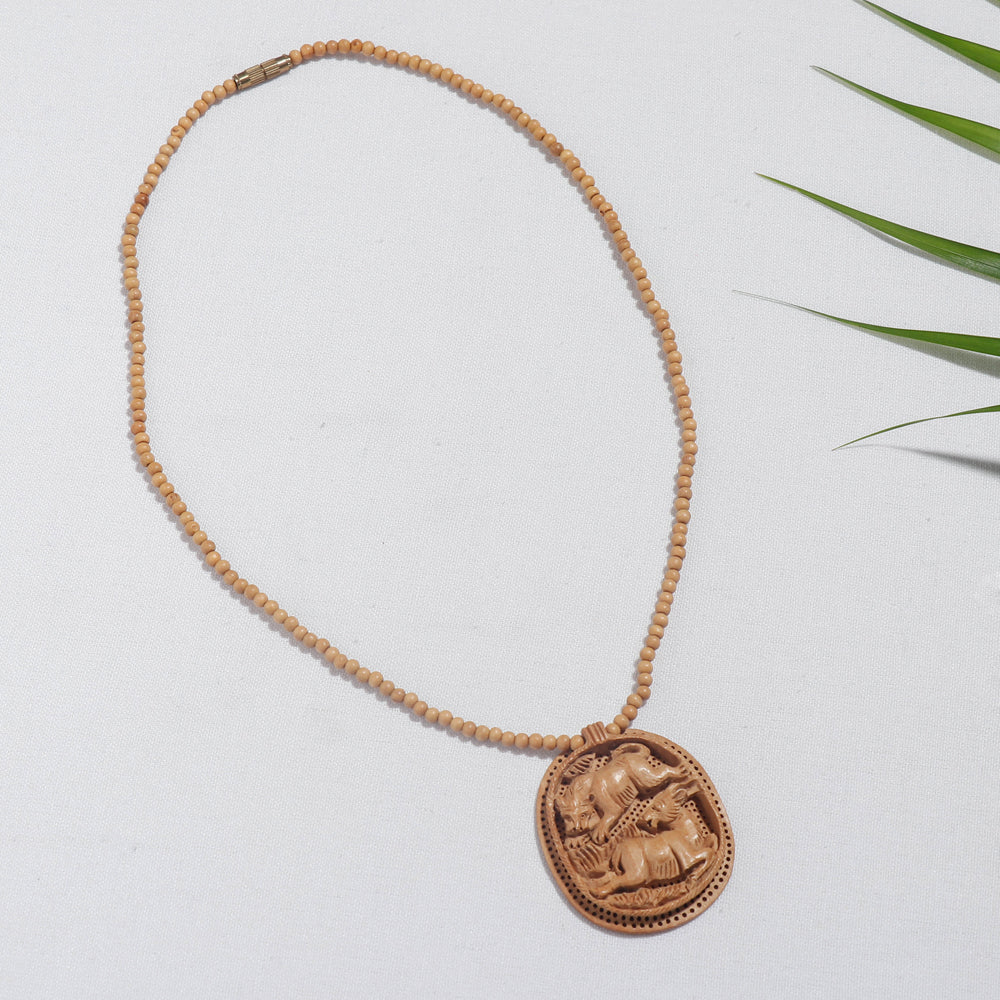 wooden pendant necklace