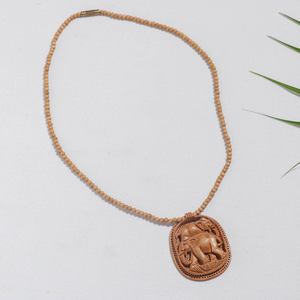 wooden pendant necklace