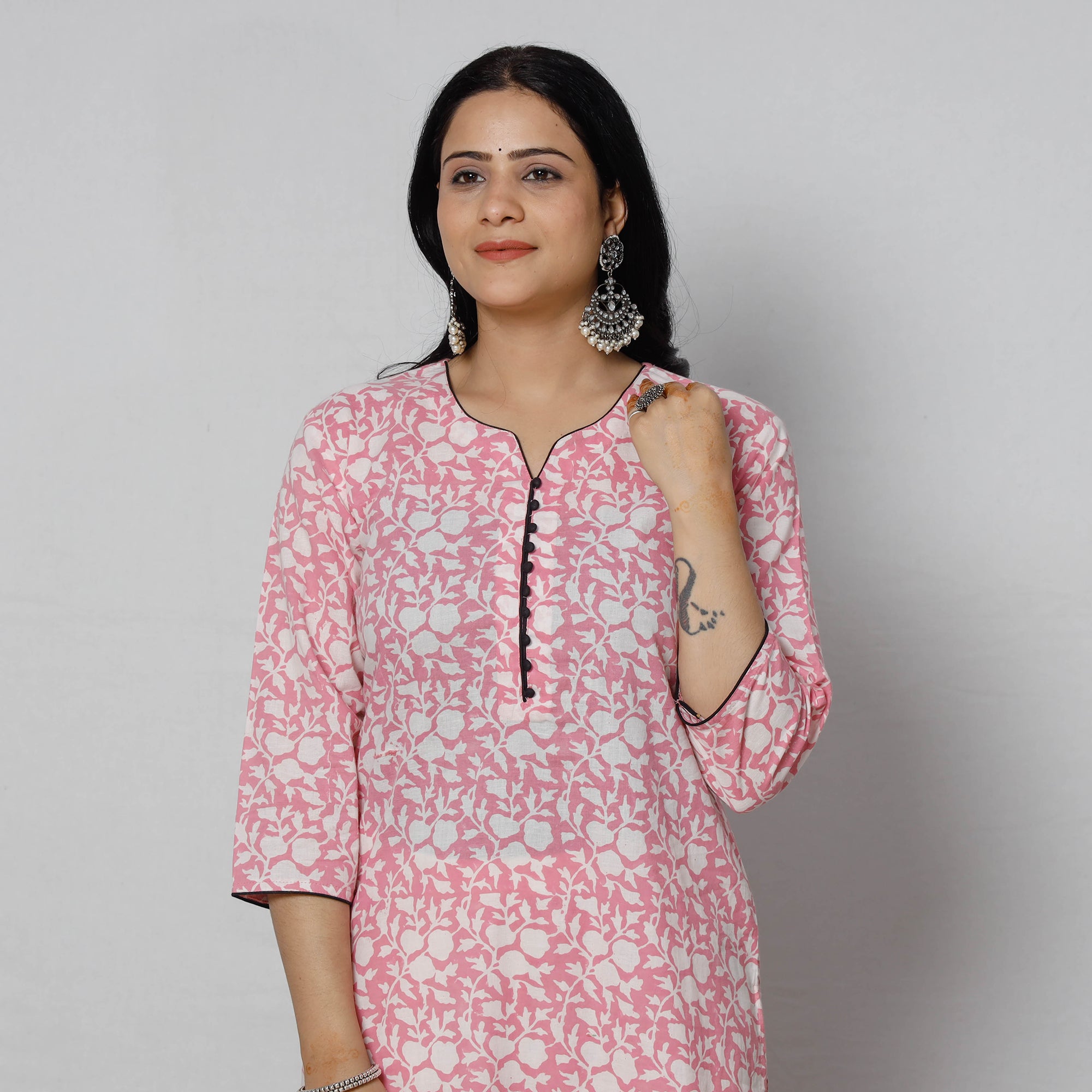 Buy Sanganeri Hand Block Printed Cotton Long Kurta Online at iTokri.com