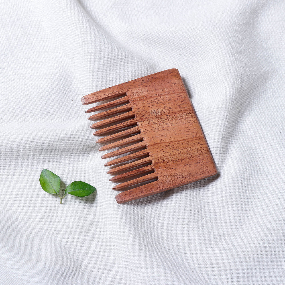 wooden comb 