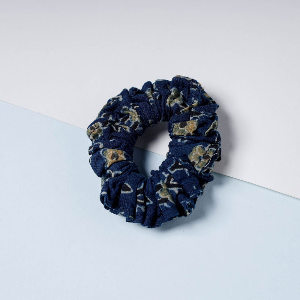 Rubber Band Scrunchie