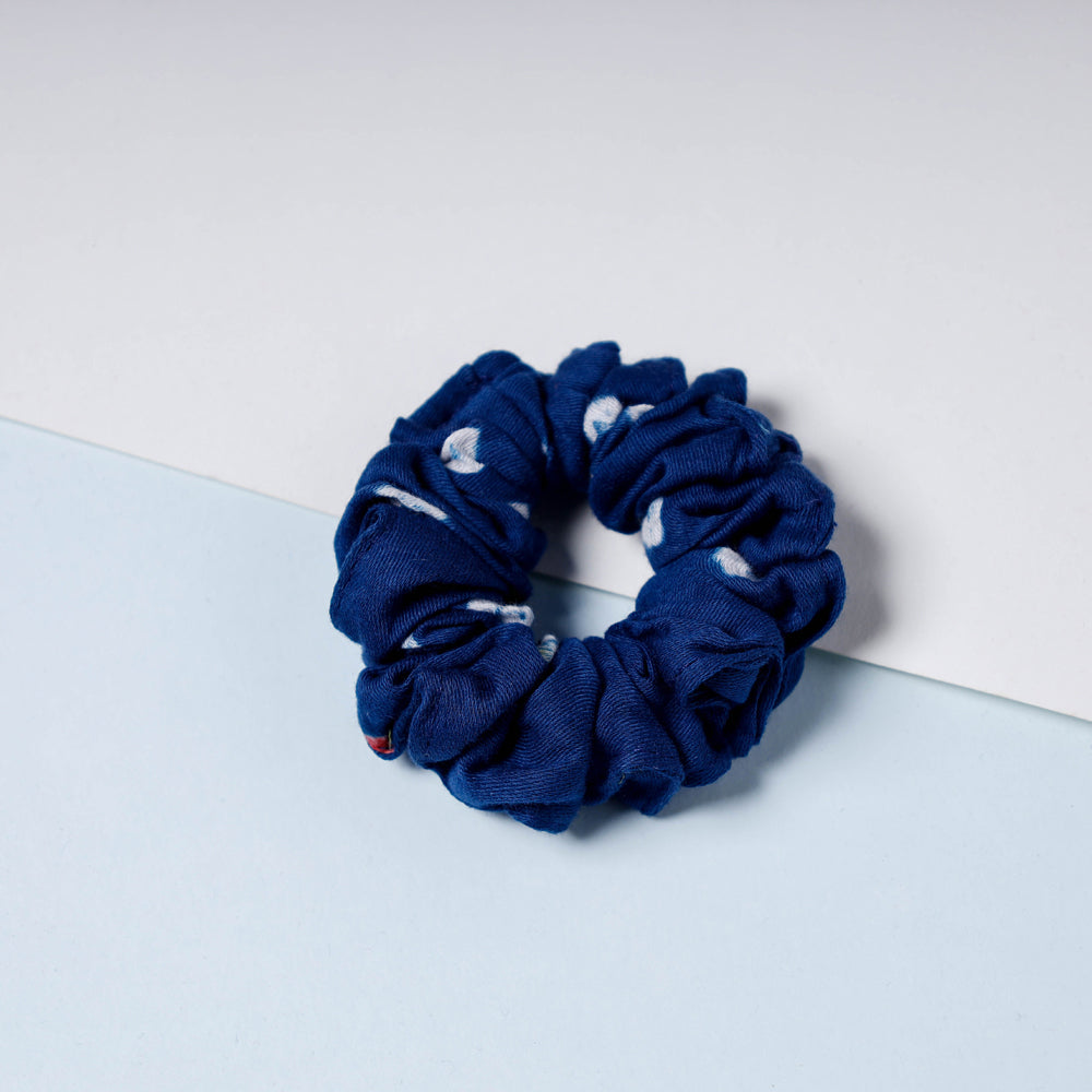 Rubber Band Scrunchie