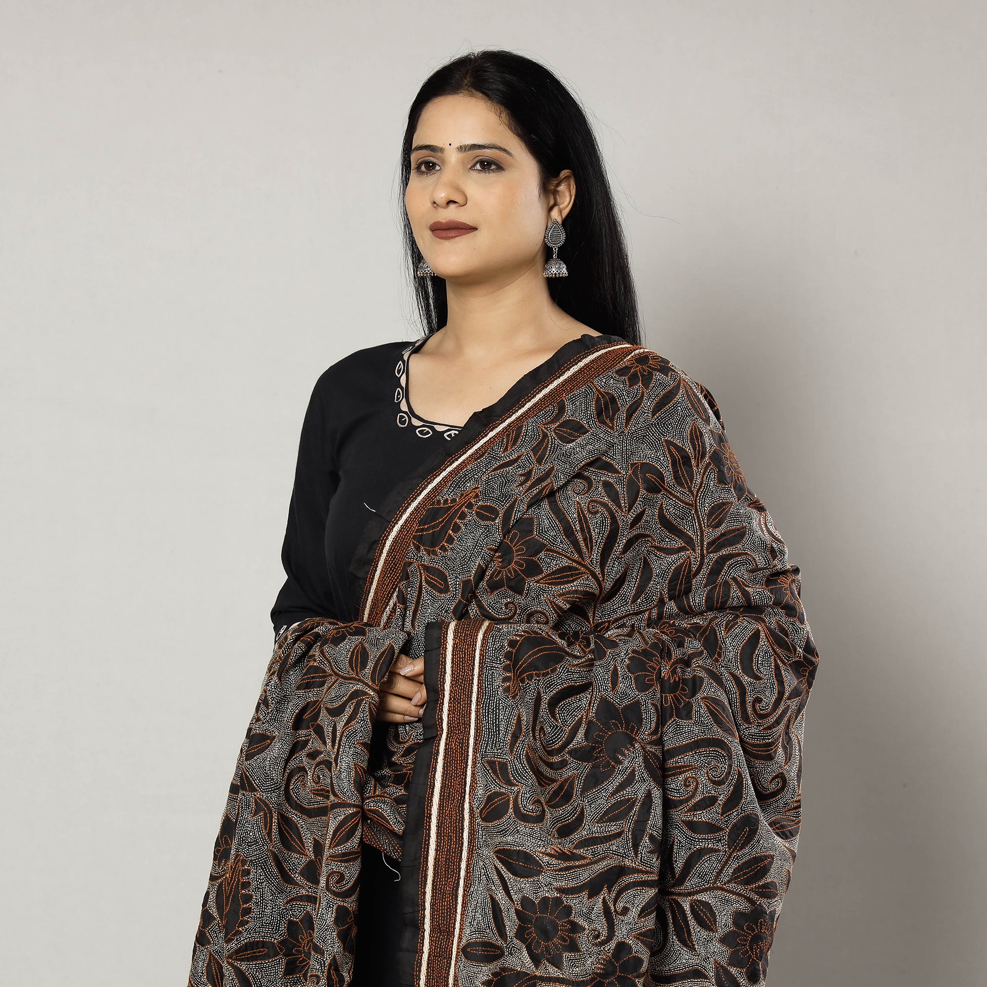 Buy Bengal Nakshi Kantha Tussar Silk Handloom Dupatta Online l iTokri.com