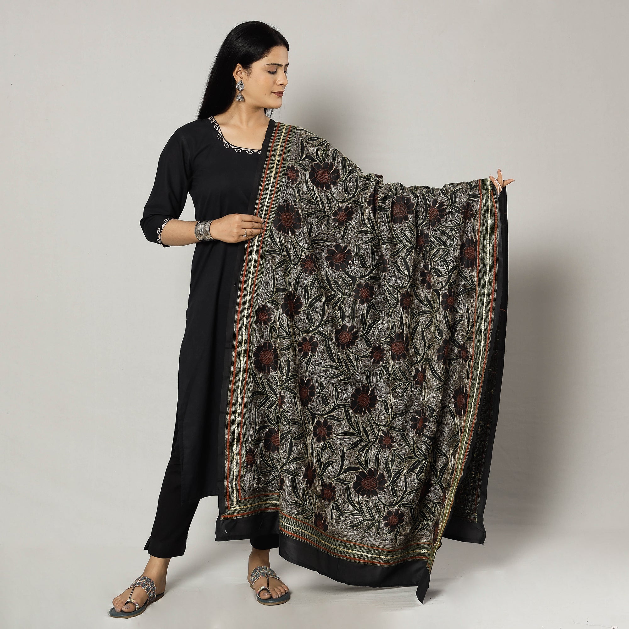  Bengal Nakshi Kantha Tussar Silk Handloom Dupatta 