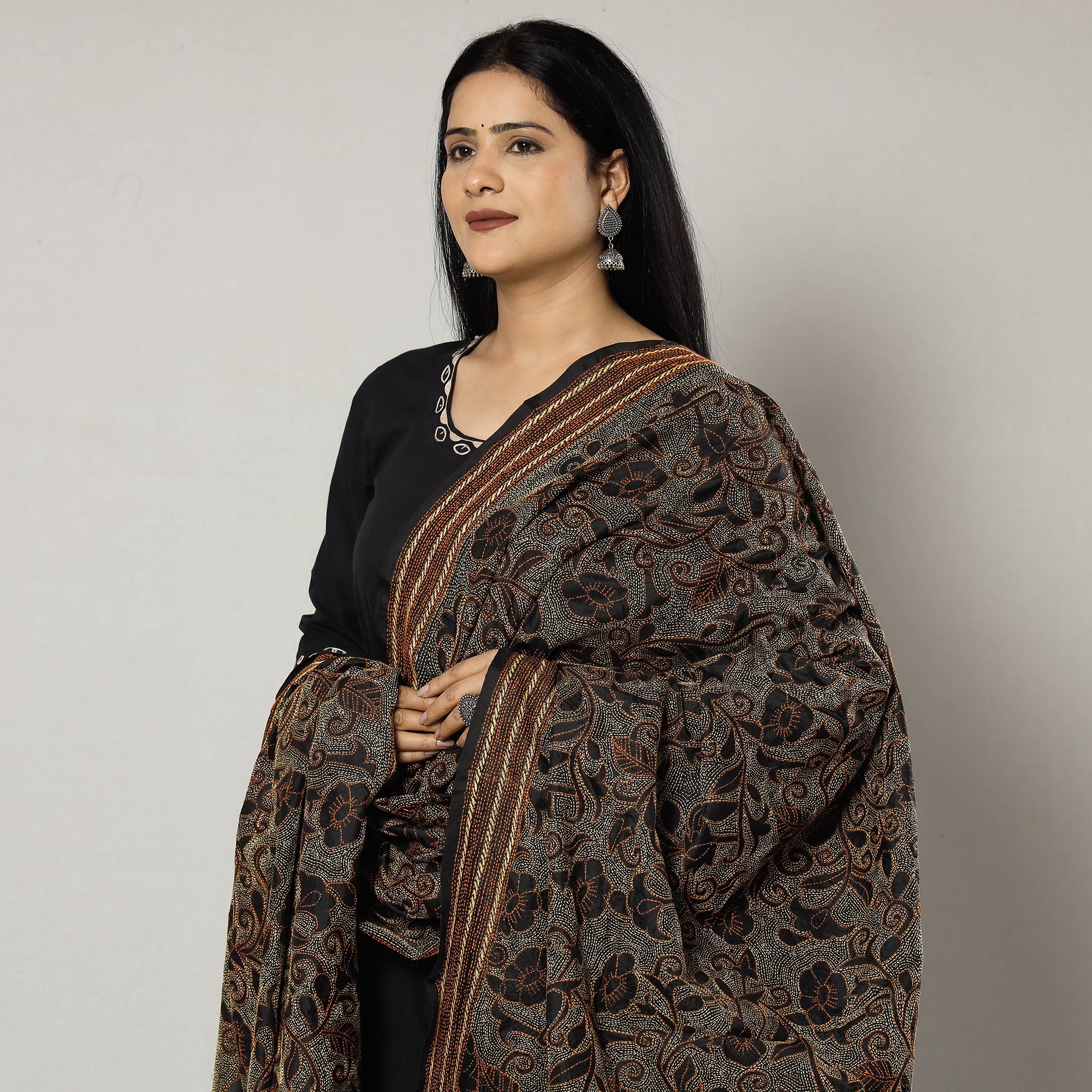 Buy Bengal Nakshi Kantha Tussar Silk Handloom Dupatta Online l iTokri.com
