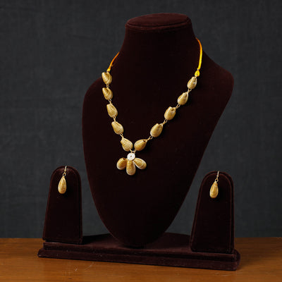 Handcrafted Bamboo Necklace Set by Daya Patki