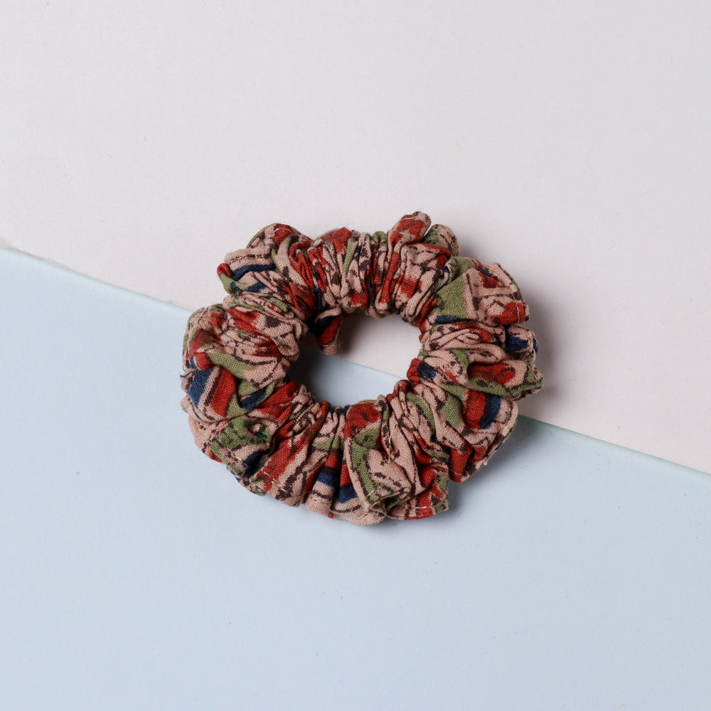 Rubber Band Scrunchie