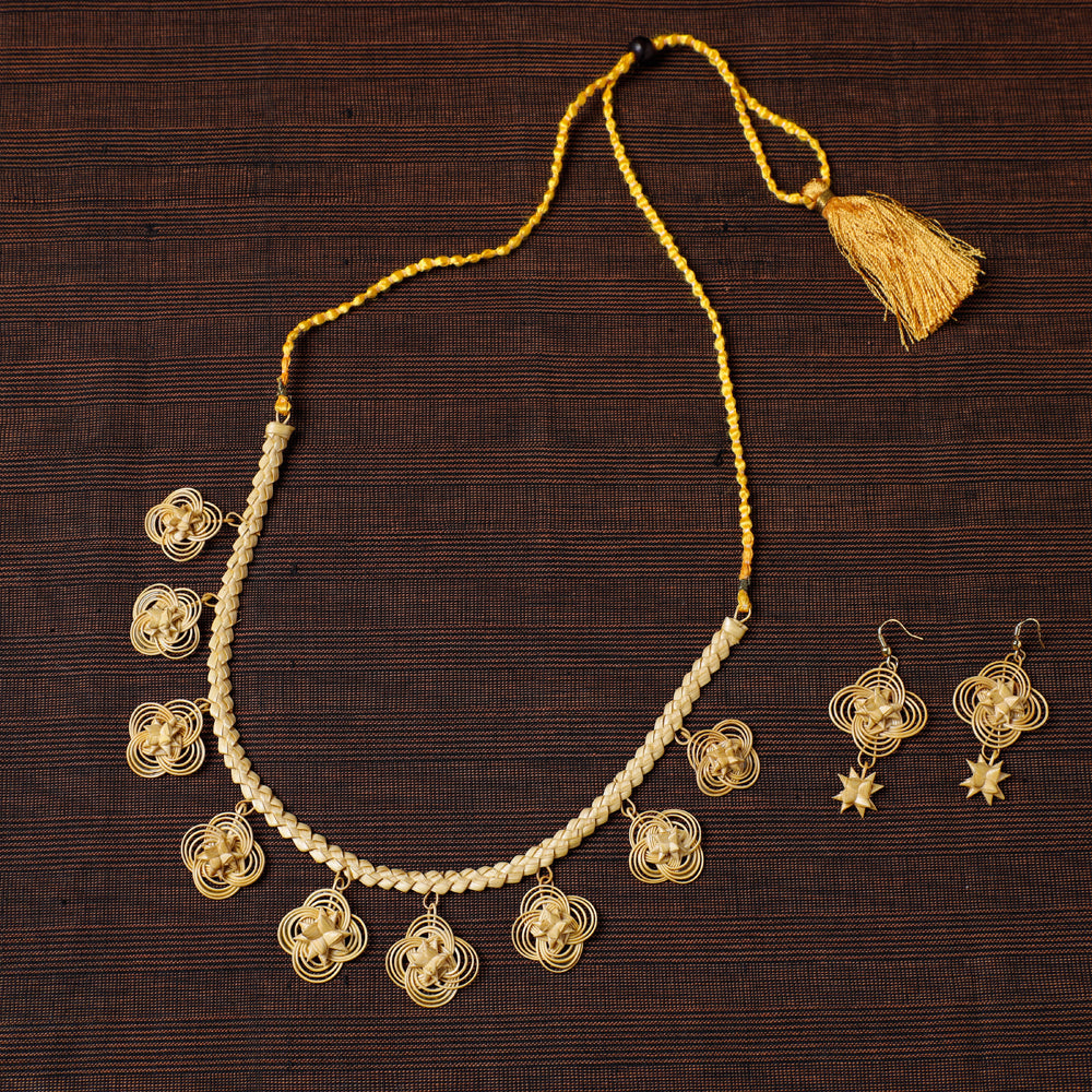 Handcrafted Bamboo Necklace Set by Daya Patki
