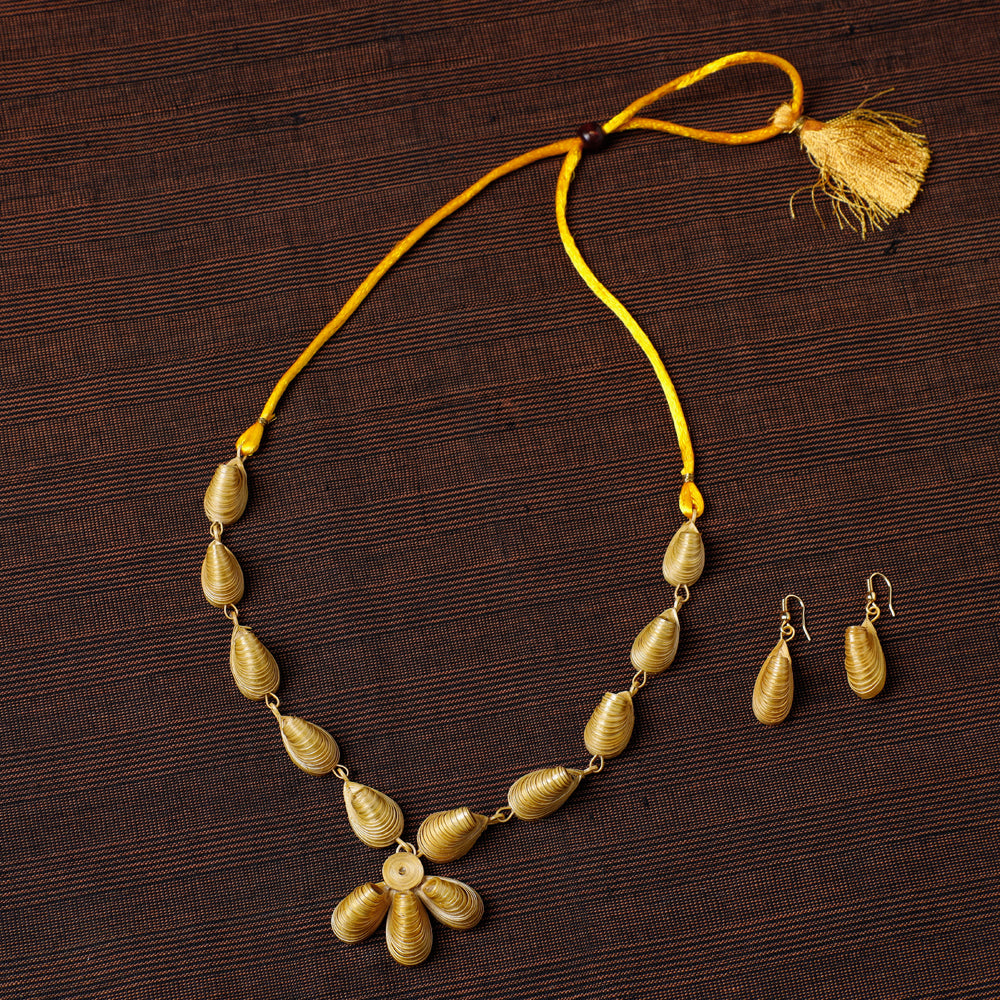 Handcrafted Bamboo Necklace Set by Daya Patki