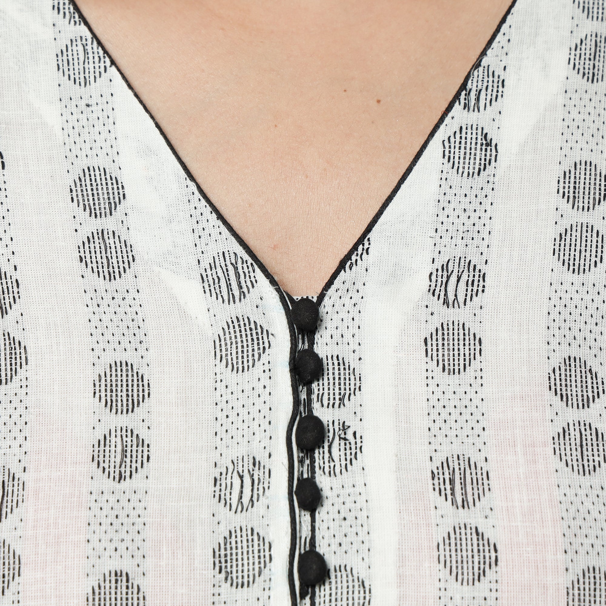 Buy Jacquard Cotton Long Kurta Online l iTokri.com