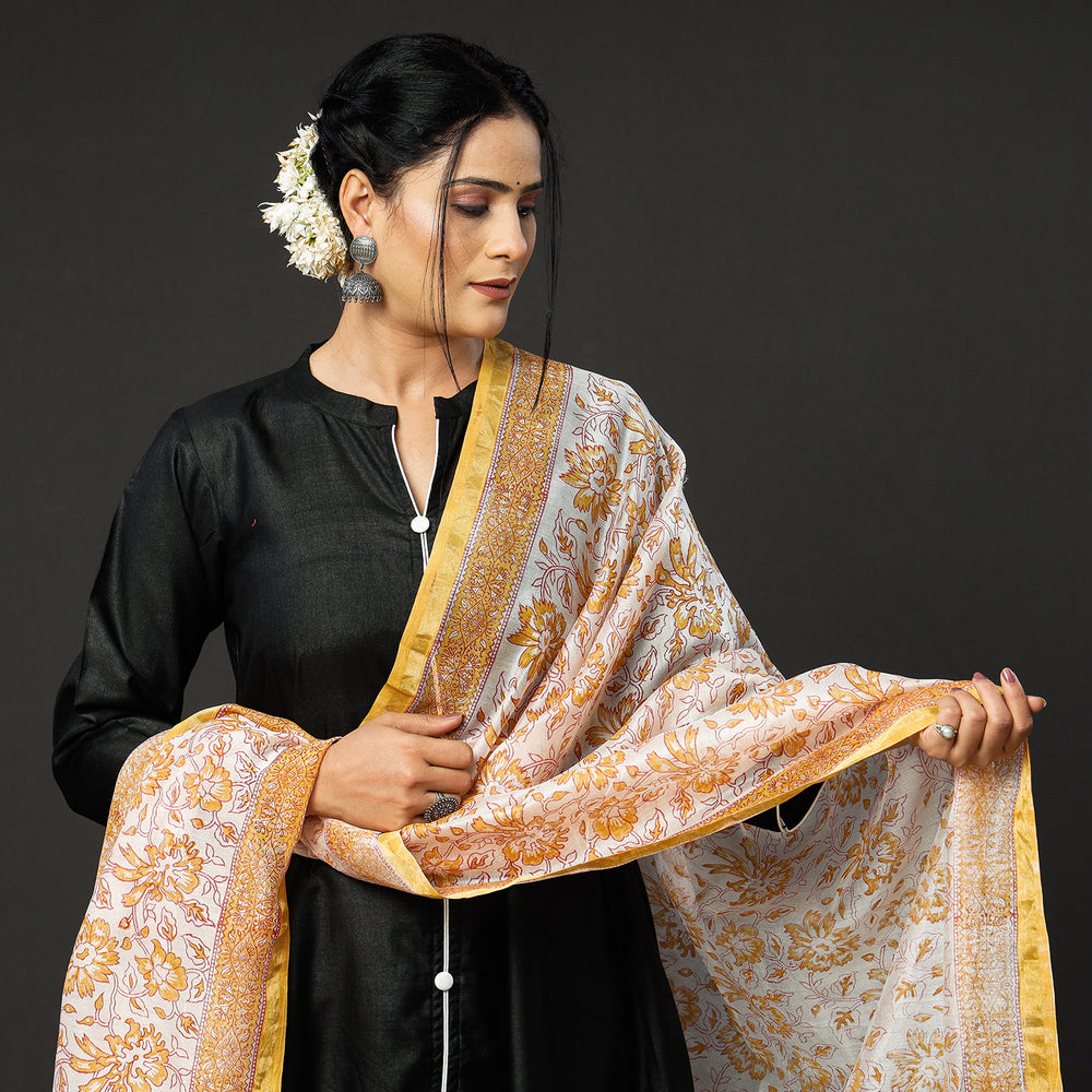 Tussar Silk Handloom Kurta with Sanganeri Dupatta