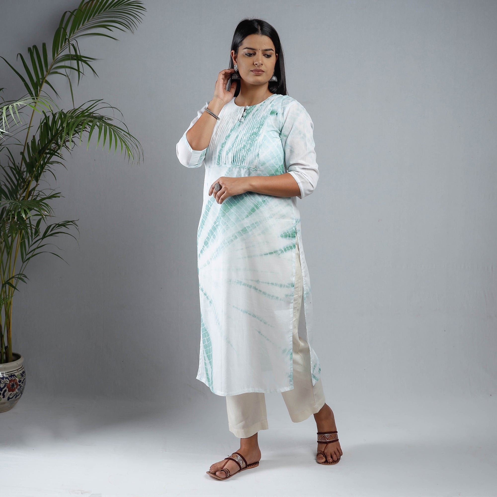 Buy Shibori Tie-Dye Mul Cotton Long Kurta Online at iTokri.com