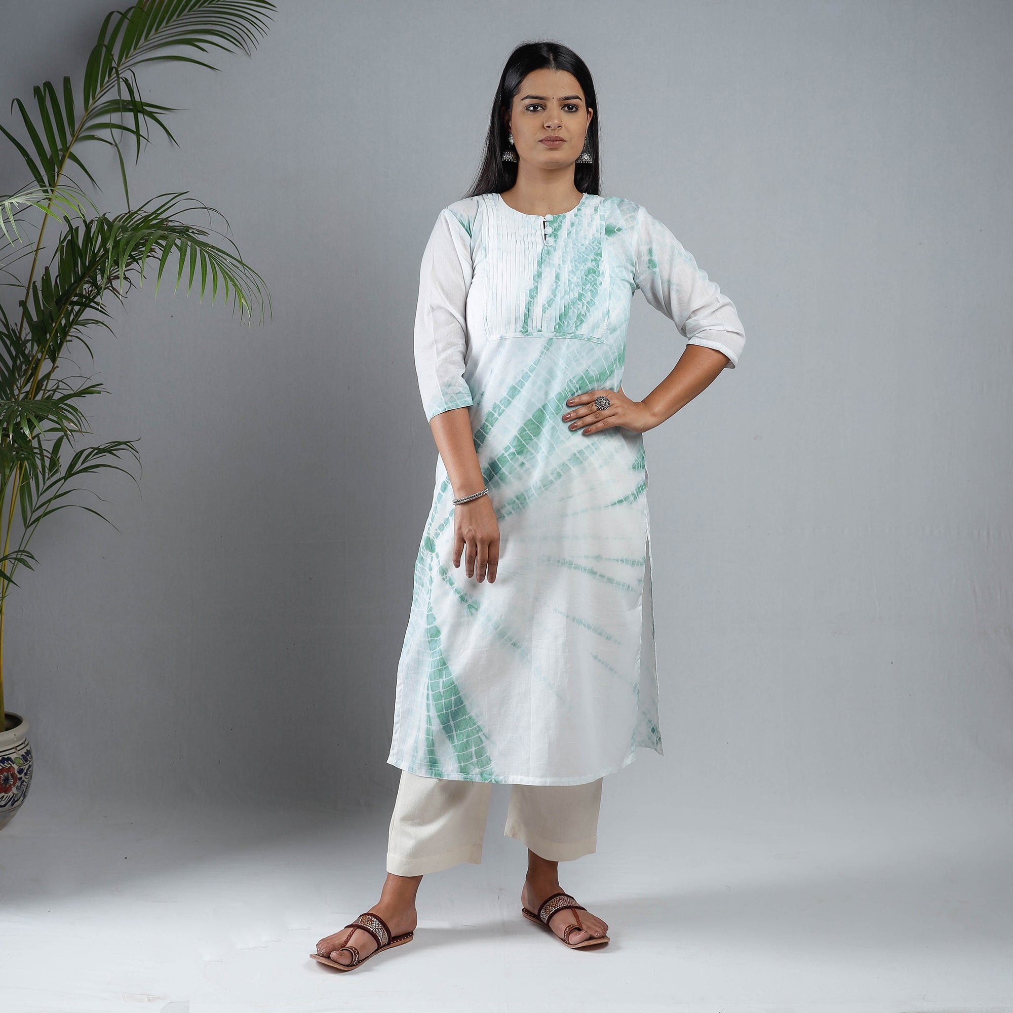 Buy Shibori Tie-Dye Mul Cotton Long Kurta Online at iTokri.com