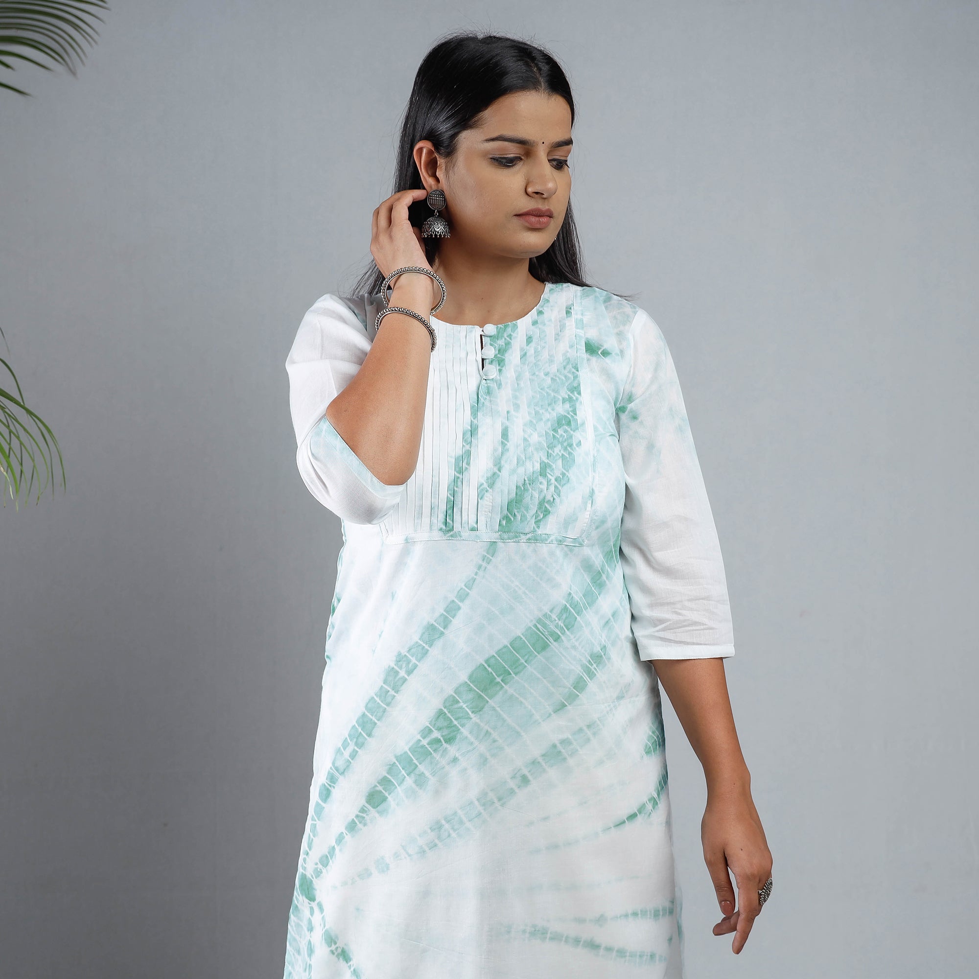 Buy Shibori Tie-Dye Mul Cotton Long Kurta Online at iTokri.com