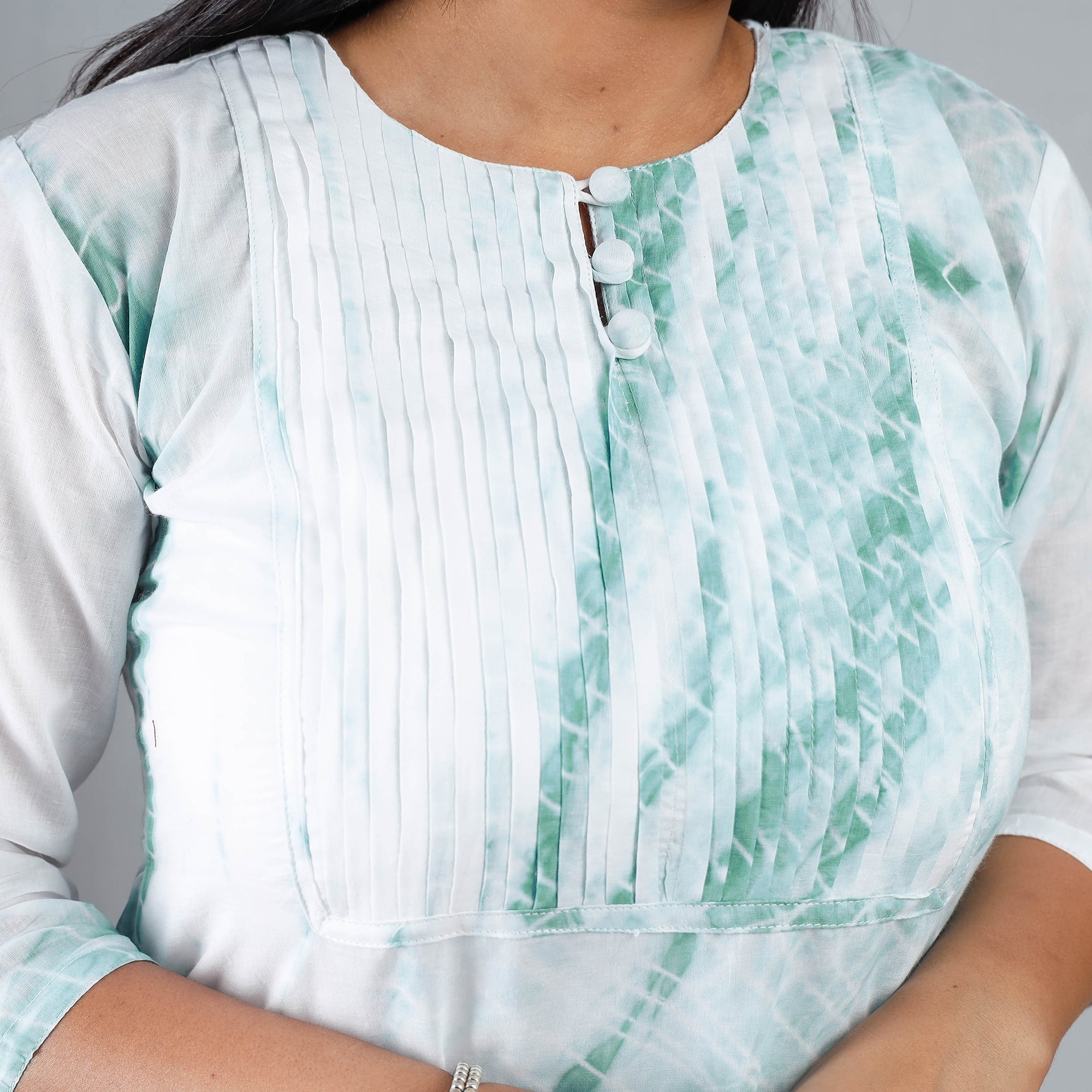 Buy Shibori Tie-Dye Mul Cotton Long Kurta Online at iTokri.com