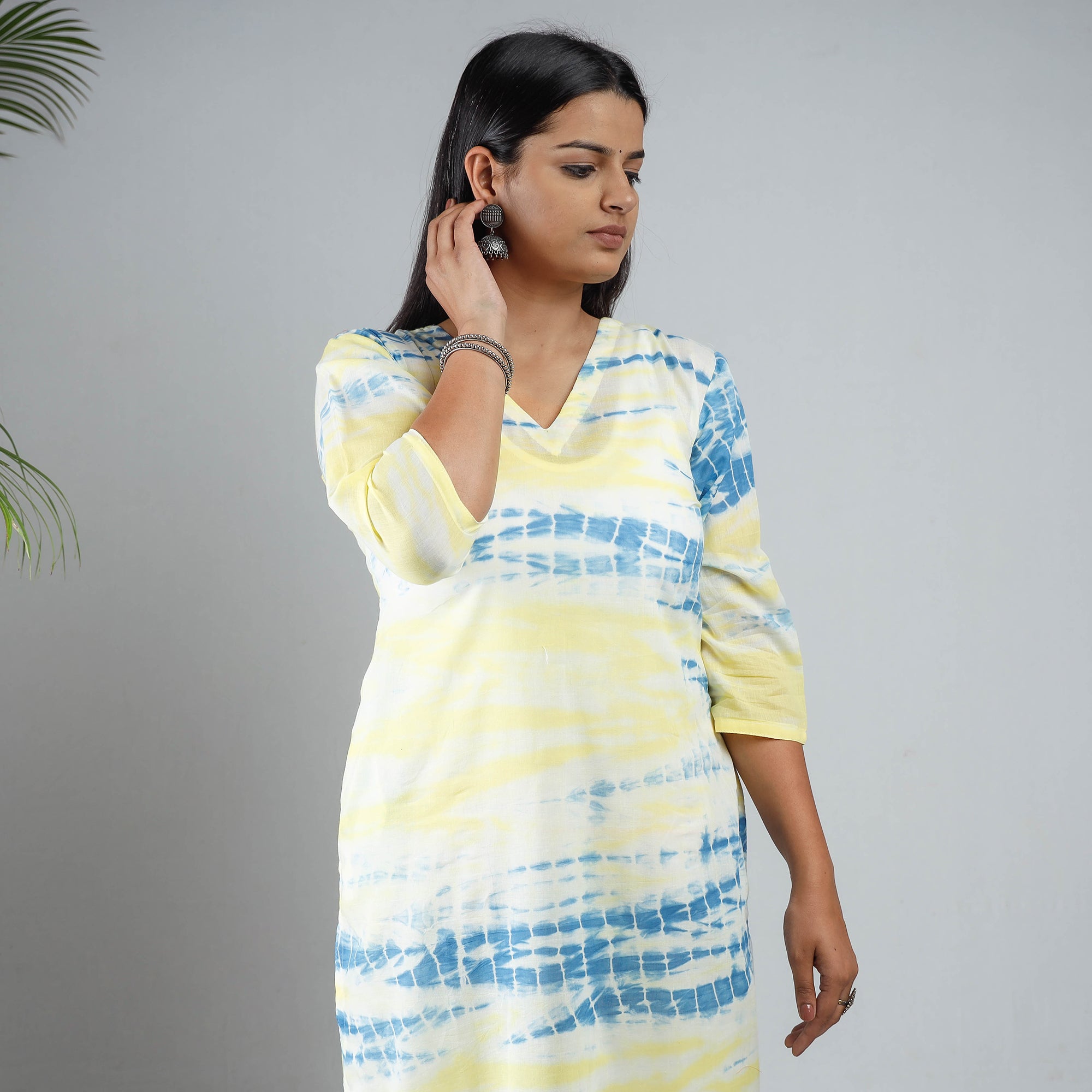 Buy Shibori Tie-Dye Mul Cotton Long Kurta Online at iTokri.com