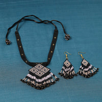 beadwork necklace set