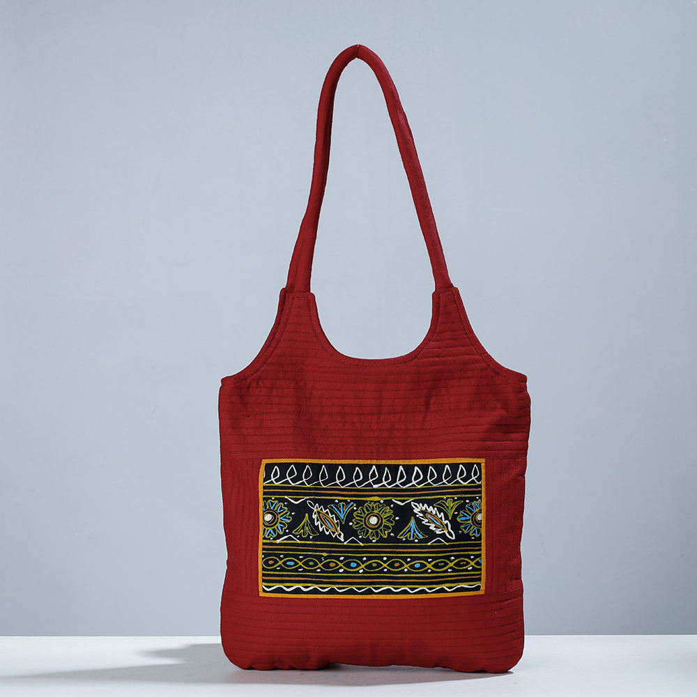 Garvi Gurjari (A Gujarat Govt Enterprise Handcrafted Kutchi Leather Sling  Box Bag (GGCMLBB13) : Amazon.in: Fashion