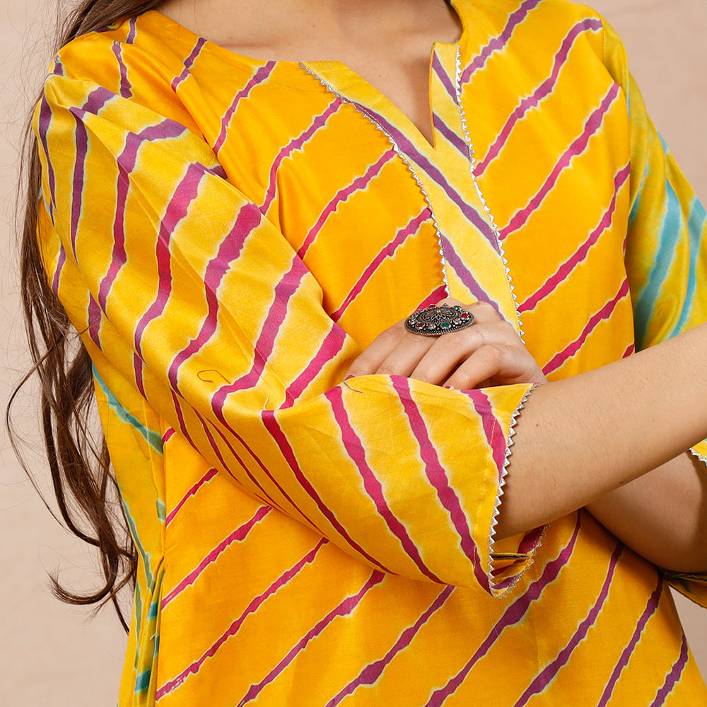 Buy Leheriya Tie-Dye Chanderi Silk Long Kurta Online l iTokri.com